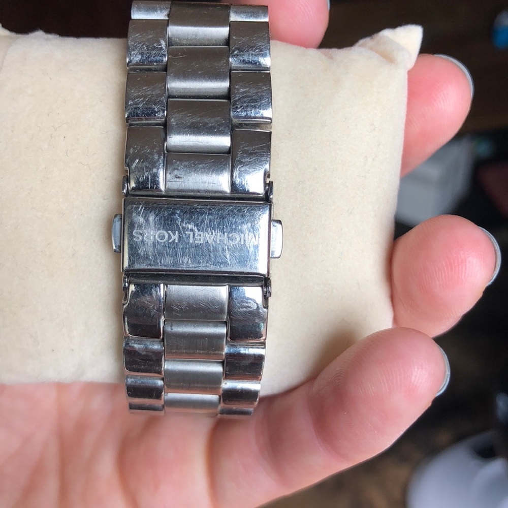 Michael kors watch - Picture 2 of 5